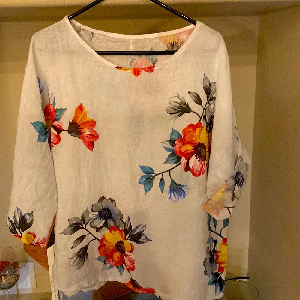100% Linen shirt new w/o tags. Never worn and purchased in Florence, Italy
